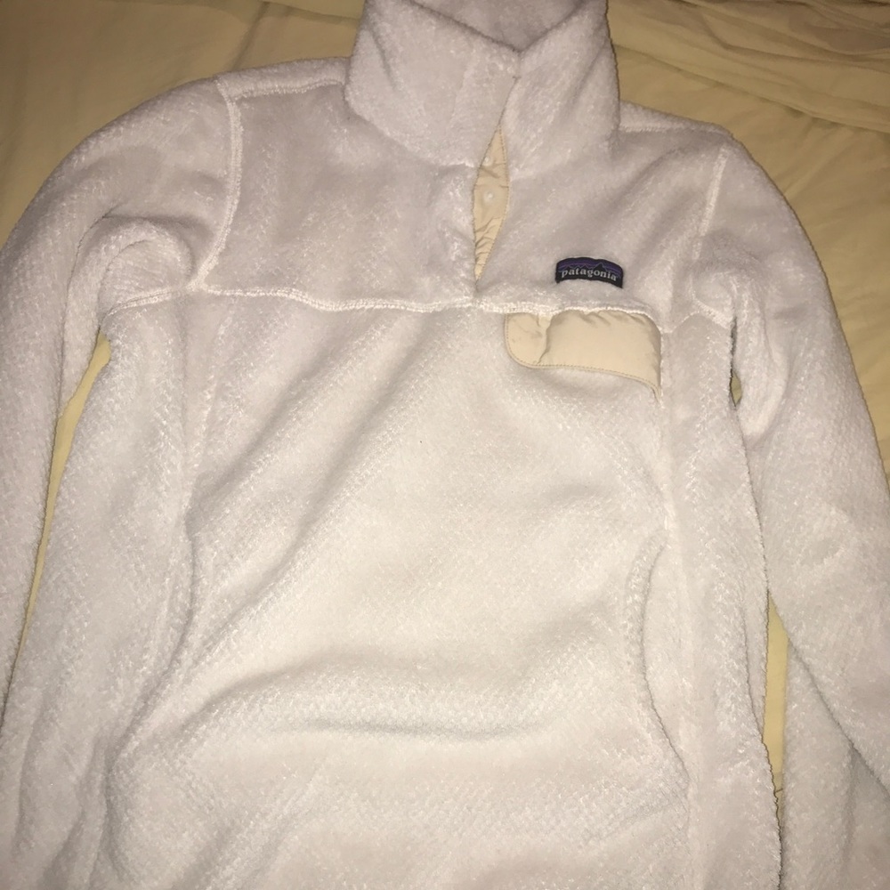 WHITE FUZZY PATAGONIA!!!!